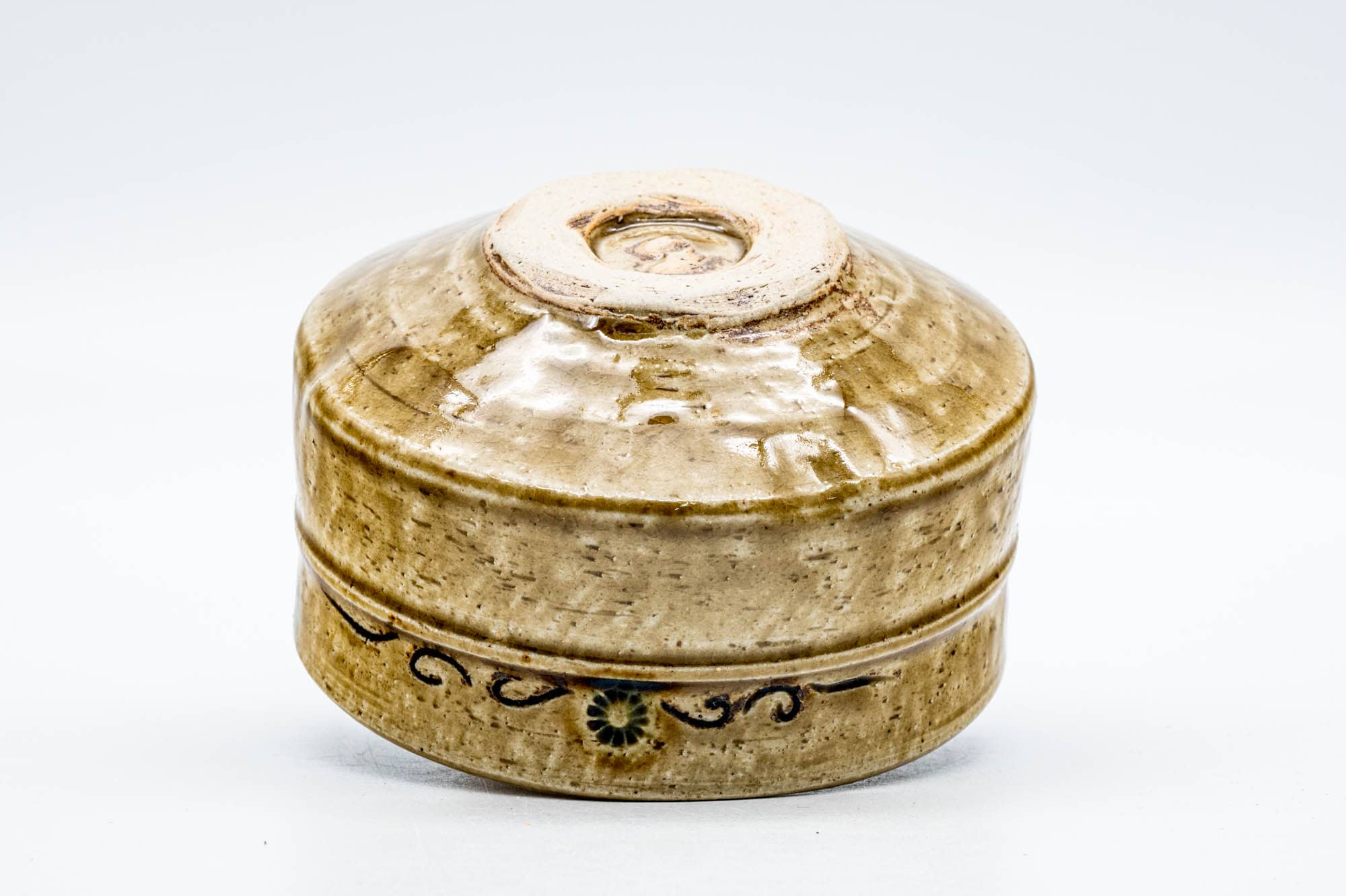 Japanese Matcha Bowl - 野田東山 Noda Touzan - Ki-Seto Glazed Scrollwork Seto-yaki Chawan - 300ml