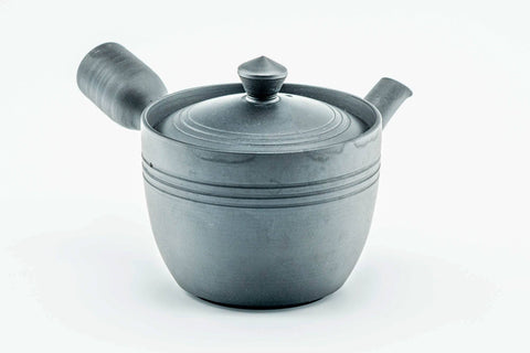 Front view of the black kyusu, lid on.