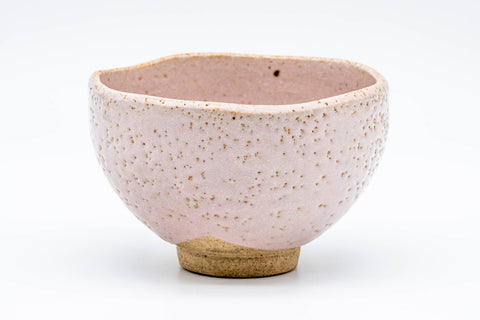 Japanese Matcha Bowl - Pink Shino Mino-yaki Chawan - 475ml - front view showing the pink Shino glaze and rim