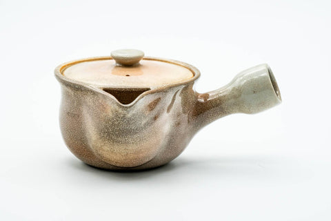 Japanese Kyusu - Weathered Beige Glazed Hagi-yaki Ceramic Filter Teapot - 240ml - three-quarter front view showing the lid knob and side handle