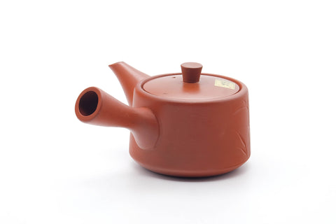 Tezumi — Japanese Tea Set - Bamboo Engraved Tokoname-yaki Kyusu Teapot with 5 Yunomi Teacups — interior of the teapot showing the filter