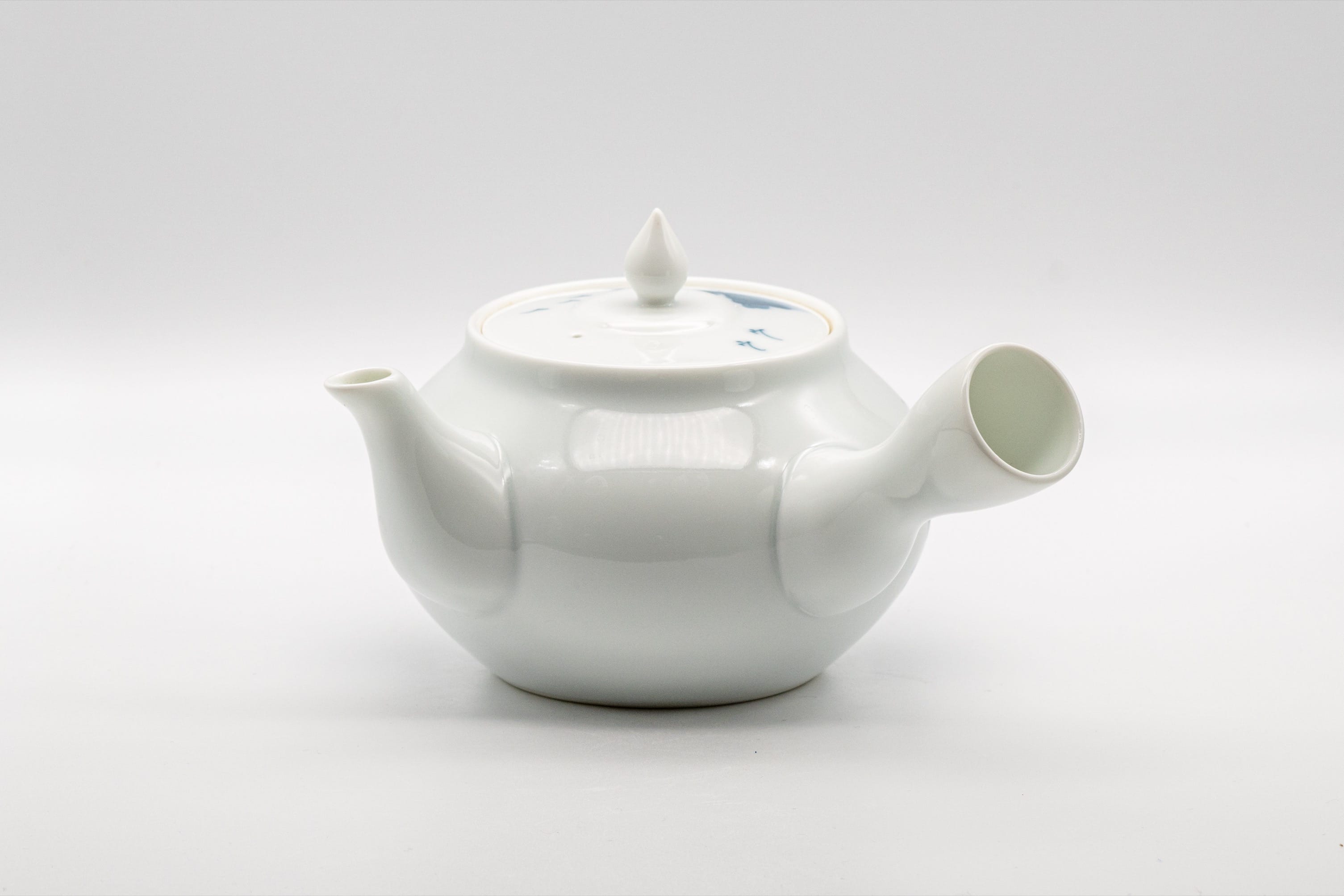Japanese Tea Set - 畑萬陶苑 Arita-yaki Porcelain Debeso Kyusu with 3 Wan-nari Yunomi - 420ml