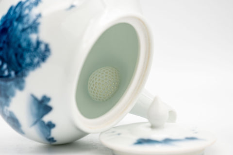 Japanese Tea Set - Hataman Toen Arita-yaki Porcelain Debeso Kyusu with 3 Wan-nari Yunomi - 420ml - teapot with the lid removed showing the ceramic debeso filter inside