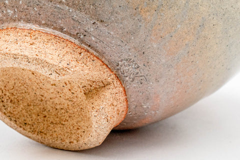 Japanese Teacup - 萩焼 Gohonte Wan-nari Hagi-yaki Yunomi - 140ml - extreme closeup of the gohon speckled glaze surface