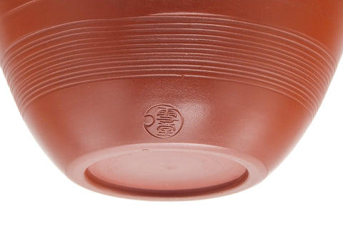 Tezumi — Japanese Katakuchi - Red Shudei Striped Water Cooler - 135ml — closeup of the foot