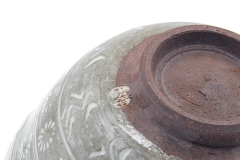 Japanese Matcha Bowl - Chrysanthemum Mishima White Hakeme Chawan