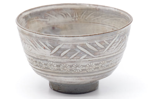 Japanese Matcha Bowl - Chrysanthemum Mishima White Slip Inlay Chawan