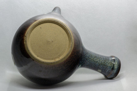Tezumi — Japanese Kyusu - Large Koishiwara-yaki Ceramic Teapot - 525ml — top-down view of the lid