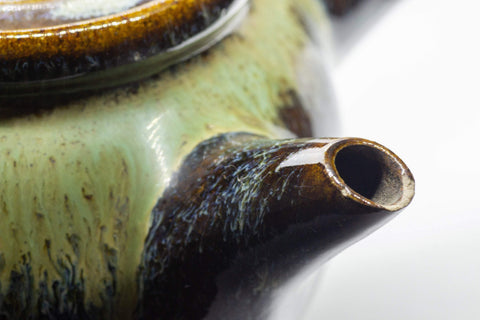 Tezumi — Japanese Kyusu - Large Koishiwara-yaki Ceramic Teapot - 525ml — interior view showing the filter