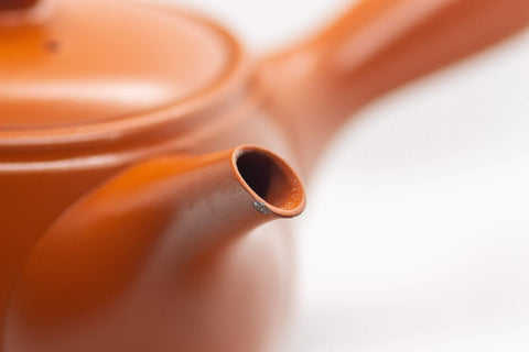 Tezumi — Japanese Kyusu - Large Kanji Tokoname-yaki Ceramic Teapot - 260ml — interior view showing the filter