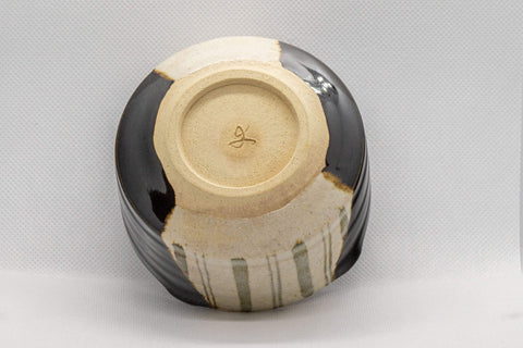Japanese Matcha Bowl - Hantsutsu-gata Oribe Chawan - 250ml - underside view showing the unglazed foot ring