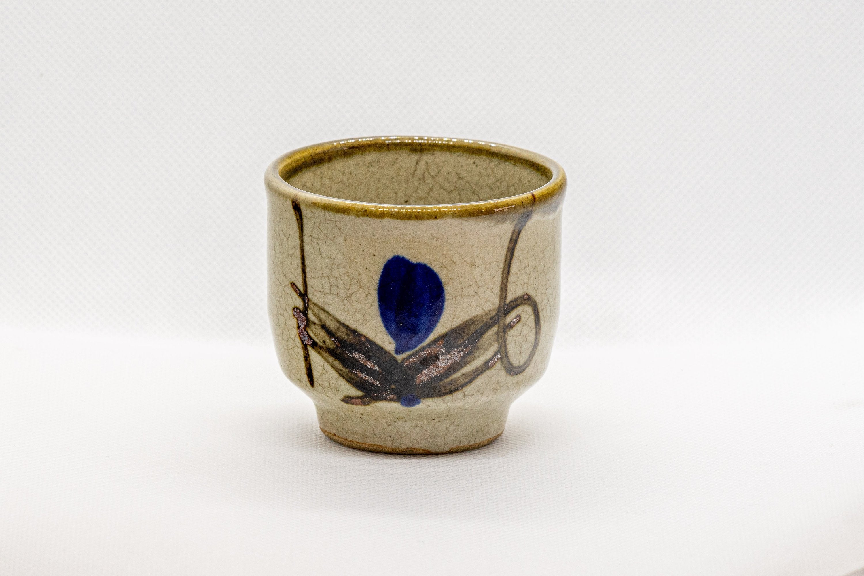 Japanese Teacup - Beige Yunomi with Blue Flower Petal Decoration - 105ml - Tezumi