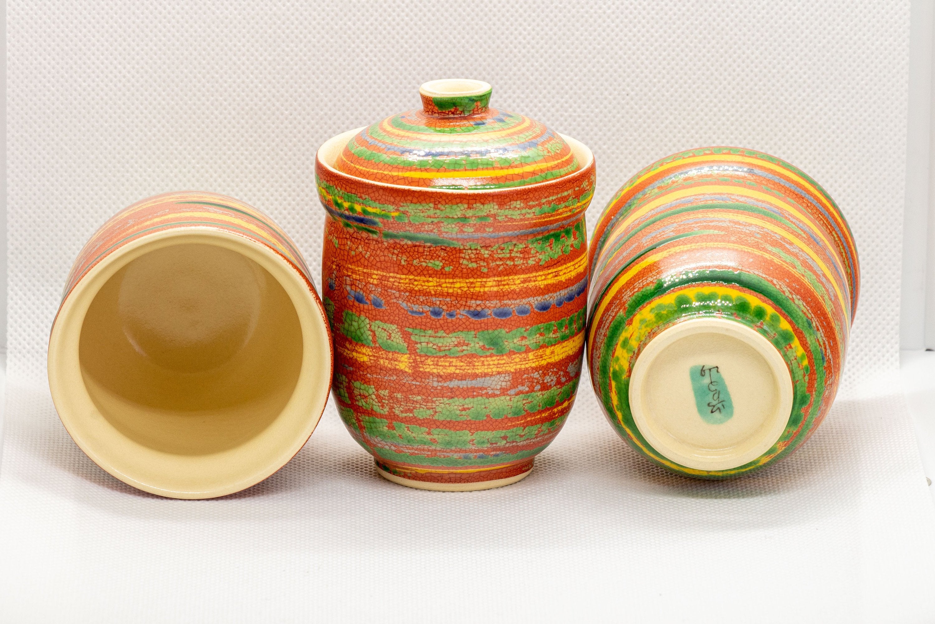 Japanese Teacups - Set of 3 Red Lidded Tsutsu-gata Yunomi - 100ml