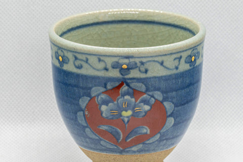 Tezumi — Japanese Teacup - 清秀  Kiyohide Kiln Floral Arita-yaki Yunomi - 190ml — front view from another angle