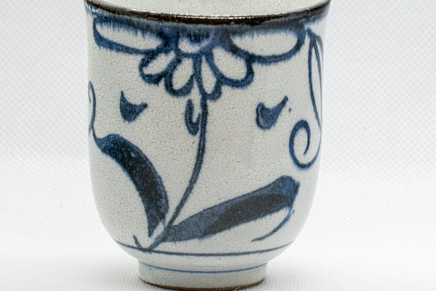 Japanese Teacups - Pair of Floral Tsutsu-gata Yunomi - 150ml - closeup of a single cup's floral design
