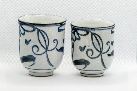 Japanese Teacups - Pair of Floral Tsutsu-gata Yunomi - 150ml - the pair of cups, alternate view