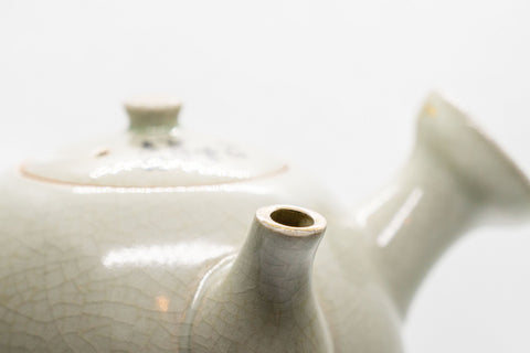 Tezumi — Japanese Kyusu - Maru-gata Teapot with Calligraphy, Gilding, and Painted Figures - 450ml — top-down view of the lid