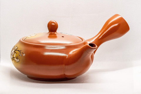 Tezumi — Japanese Kyusu - Tokoname-yaki Obi-ami Teapot - 375ml — side view with the lid and side handle