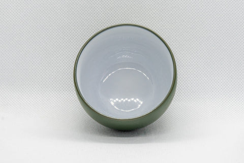 Tezumi — Japanese Teacup - Green Ryokudei Tokoname-yaki Yunomi - 110ml — three-quarter view