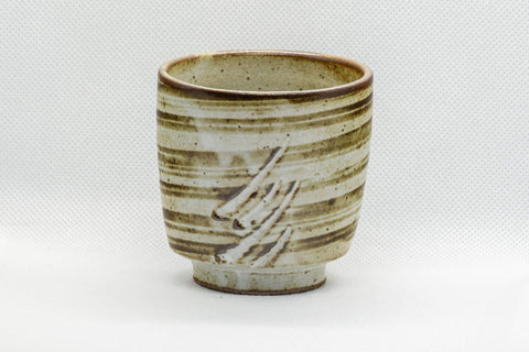 Japanese Teacup - Spiral Tsutsu-gata Yunomi - 170ml - front view of the cylindrical cup