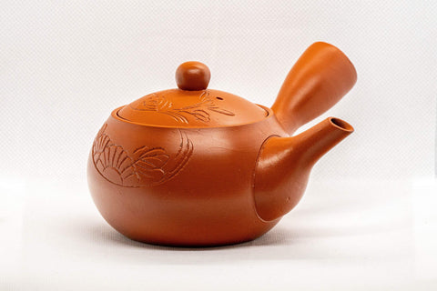 Tezumi — Japanese Kyusu - Maru-gata Tokoname-yaki Debeso Teapot - 260ml — three-quarter view