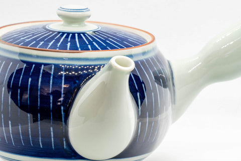 Tezumi — Japanese Kyusu - Blue White Tokusa Arita-yaki - 420ml — side profile showing the spout and handle