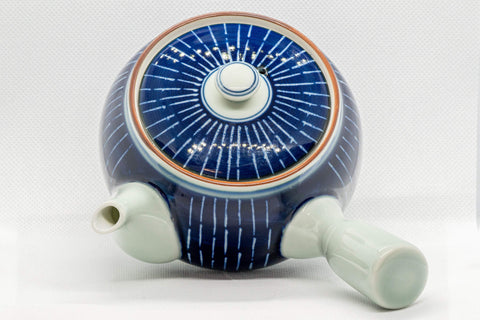 Tezumi — Japanese Kyusu - Blue White Tokusa Arita-yaki - 420ml — top-down view of the lid