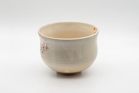 Japanese Matcha Bowl - Torasuke Kyo-yaki Komogai-nari Chawan - side view of the cream glazed bowl