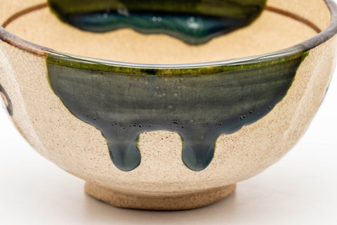 Japanese Matcha Bowl - 野田 東山 Wan-nari Oribe-yaki Chawan - 300ml - closeup showing the green Oribe glaze