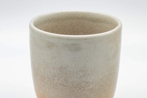 Japanese Teacup - Tsutsu-gata Hagi-yaki Yunomi - 140ml - closeup of the crazed grey glaze on the side