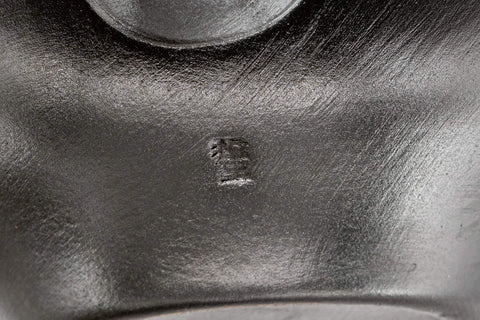 Tezumi — Japanese Yuzamashi - 哲生作 Black Kokudei Yōhen Tokoname-yaki Water Cooler - 230ml — closeup of the glaze
