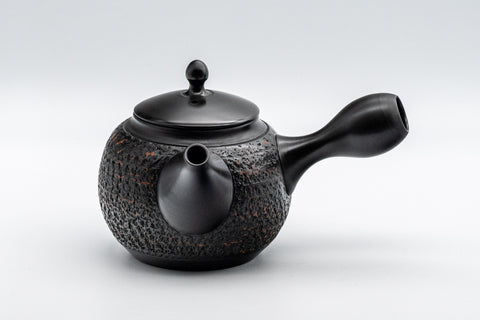Japanese Kyusu - Tadaomi Kato, Koushin Kiln - Kurodei Tokoname-yaki Debeso Teapot - 250ml - side view of the teapot