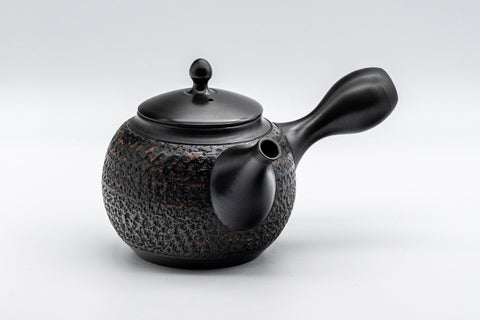 Japanese Kyusu - Tadaomi Kato, Koushin Kiln - Kurodei Tokoname-yaki Debeso Teapot - 250ml - front view of the black kurodei teapot with side handle