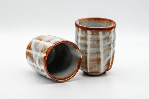 Japanese Teacups - Pair of Akayama Kiln Tsutsu-gata Yunomi - 170ml - angled view showing one cup's interior
