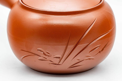 Tezumi — Japanese Kyusu - Maru-gata Tokoname-yaki Debeso Teapot - 275ml — side profile showing the spout and handle
