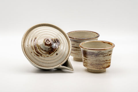 Tezumi — Japanese Tea Set - Hakeme Do-ake Houhin with 2 Senchawan - 130ml — the teapot in three-quarter view