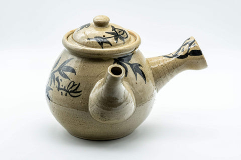 Tezumi — Japanese Kyusu - Large Floral Nasu-gata Do-ake Teapot - 900ml — three-quarter view from the opposite side