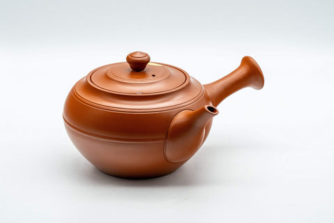 Japanese Kyusu - 有馬 Maru-gata Debeso Tokoname-yaki Teapot - 350ml - three-quarter rear view showing the side handle