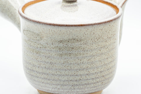Japanese Kyusu - 萩焼 Houhin-style Hagi-yaki Do-ake Teapot - 450ml - overhead view showing the lid and body