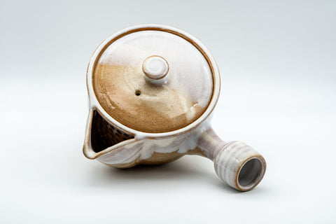Tezumi — Japanese Tea Set - 萩殿窯 Hagi-yaki Houhin-style Do-ake Kyusu with 5 Senchawan - 450ml — interior of the teapot showing the filter