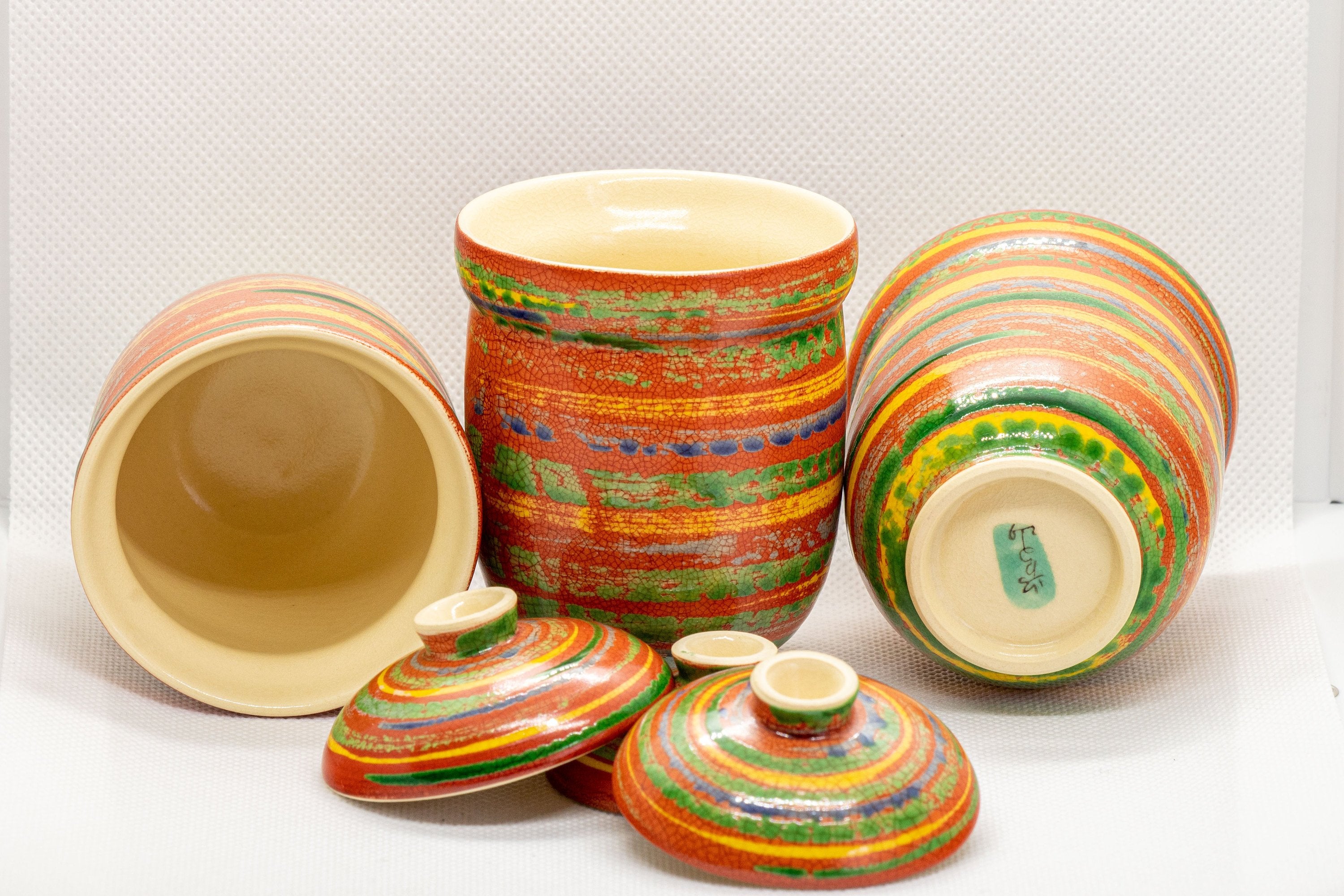 Japanese Teacups - Set of 3 Red Lidded Tsutsu-gata Yunomi - 100ml