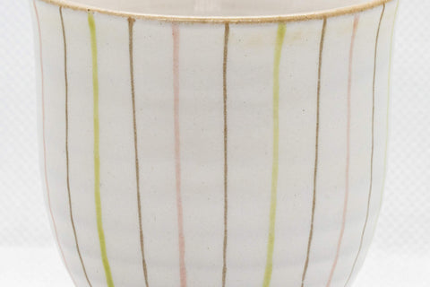 Tezumi — Japanese Teacup - 夭窯 Striped White Yunomi - 150ml — inverted showing the foot ring