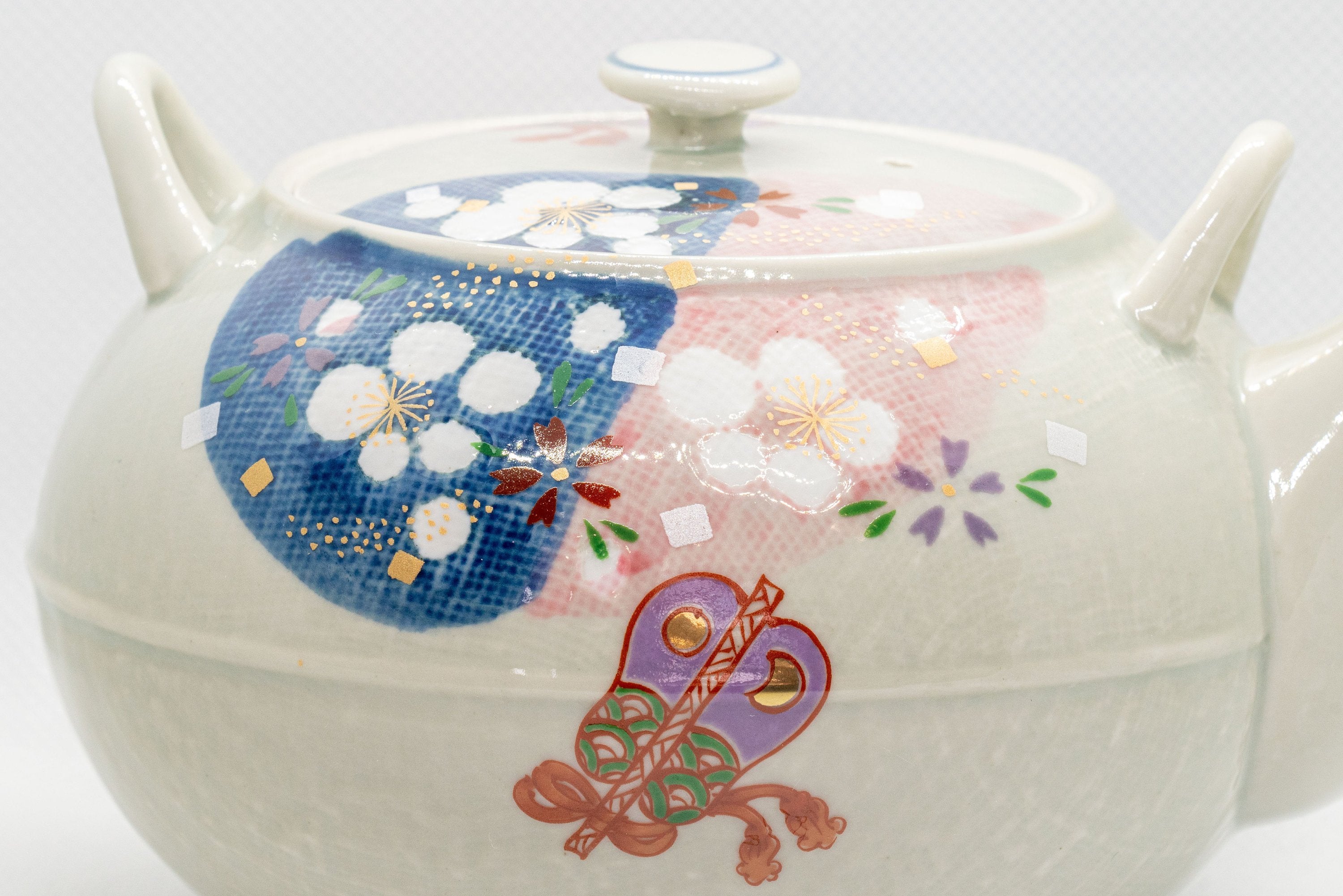 Japanese Dobin - Arita-yaki Teapot with Spring Flower Motifs - 630ml - Tezumi
