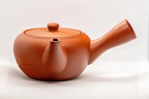 Japanese Kyusu - Tokoname-yaki Debeso Teapot - 350ml - three-quarter view from the opposite side
