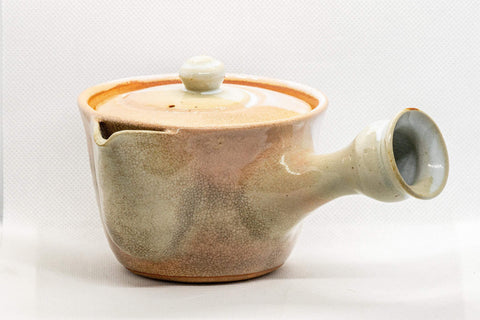 Tezumi — Japanese Kyusu - Hagi-yaki Do-ake Teapot - 300ml — side view with the lid and side handle