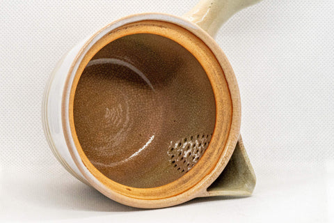 Tezumi — Japanese Kyusu - Hagi-yaki Do-ake Teapot - 300ml — interior view showing the filter