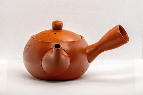 Tezumi — Japanese Kyusu - Maru-gata Tokoname-yaki Debeso Teapot - 260ml — three-quarter view from the opposite side