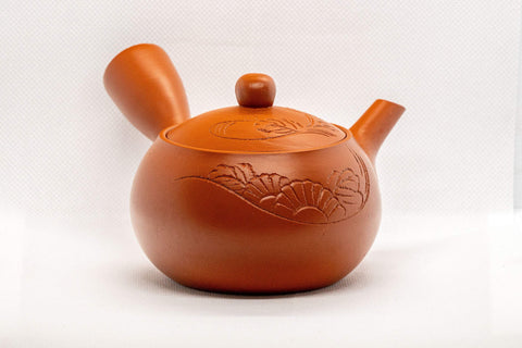 Tezumi — Japanese Kyusu - Maru-gata Tokoname-yaki Debeso Teapot - 260ml — side view with the lid and side handle