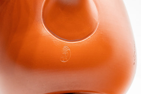 Tezumi — Japanese Kyusu - 高用 Calligraphy Tokoname-yaki Do-ake Teapot - 320ml — closeup of the decoration