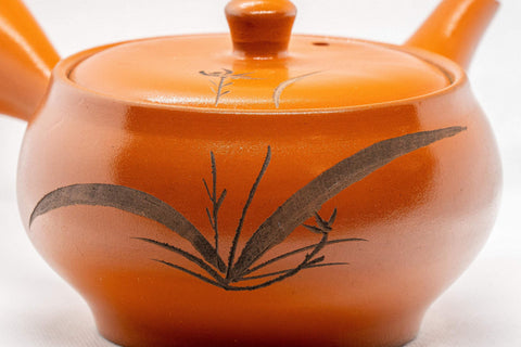 Japanese Kyusu - Tokoname-yaki Do-ake Teapot - 310ml - three-quarter rear view